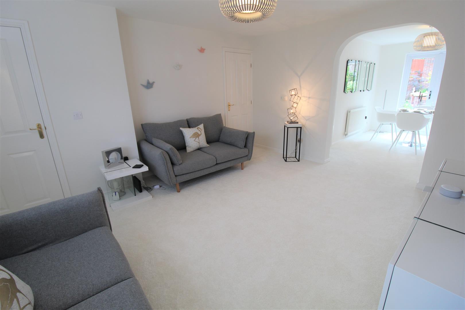 Emerald Way, Milton